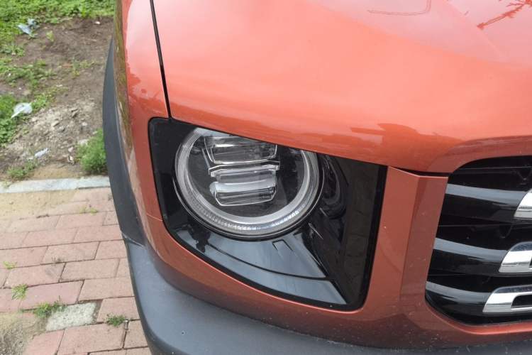 Used Haval DARGO 2021 1.5T DCT Two-Wheel Drive "Mǎquǎn" Edition Right Front Headlight
