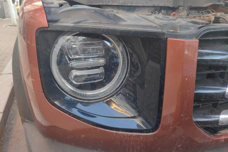 Used Haval DARGO 2021 1.5T DCT Two-Wheel Drive Border Collie Edition Right Front Headlight
