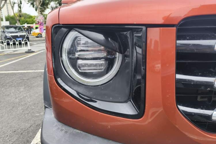 Used Haval DARGO 2021 1.5T DCT Two-Wheel Drive "Mǎquǎn" Edition Right Front Headlight