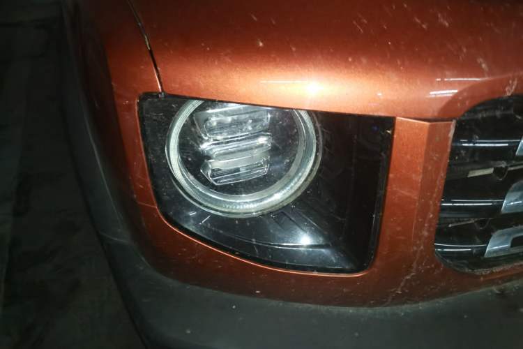 Used Haval DARGO 2021 1.5T DCT Two-Wheel Drive "Mǎquǎn" Edition Right Front Headlight