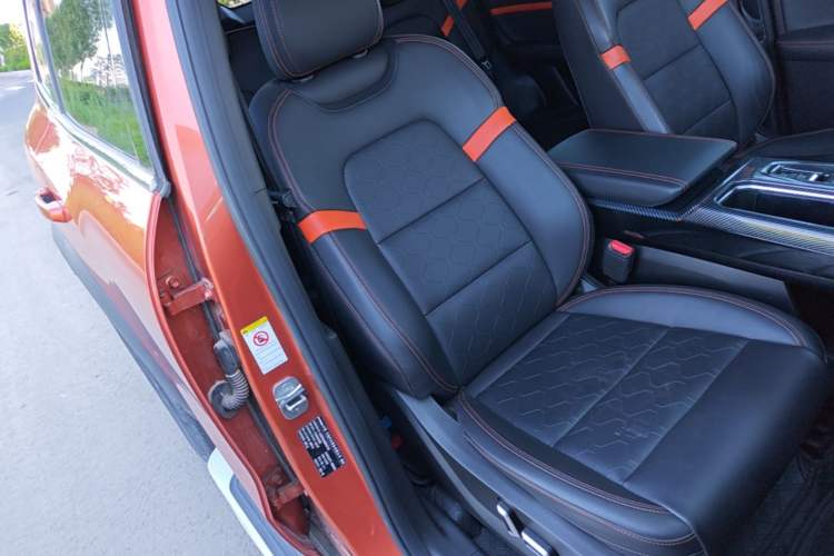 Used Haval DARGO 2021 1.5T DCT Two-Wheel Drive "Mǎquǎn" Edition Right Front Seat
