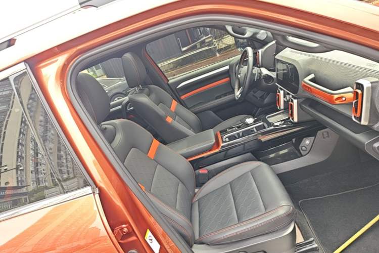 Used Haval DARGO 2021 1.5T DCT Two-Wheel Drive "Mǎquǎn" Edition Right Front Seat
