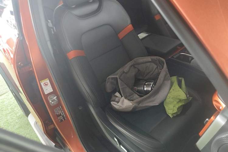 Used Haval DARGO 2021 1.5T DCT Two-Wheel Drive "Mǎquǎn" Edition Right Front Seat