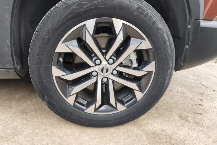Used Haval DARGO 2021 1.5T DCT Two-Wheel Drive Border Collie Edition Right Front Wheel Hub