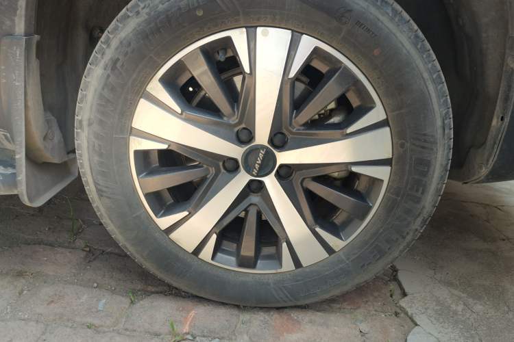 Used Haval DARGO 2021 1.5T DCT Two-Wheel Drive Labrador Edition Right Front Wheel Hub