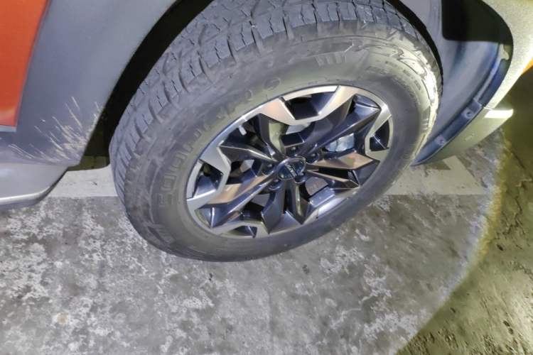 Used Haval DARGO 2021 Revised Version 2.0T DCT Four-Wheel Drive "Hao Tian Que" Edition Right Front Wheel Hub