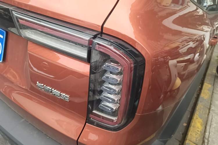 Used Haval DARGO 2021 1.5T DCT Two-Wheel Drive Labrador Edition Right Rear Taillight