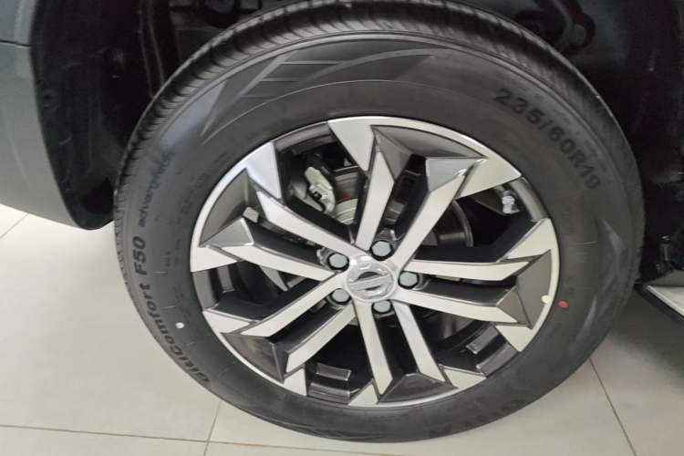 Used Haval DARGO 2021 Revised Version 1.5T DCT Two-Wheel Drive "Mǎquǎn" Edition Right Rear Wheel Hub