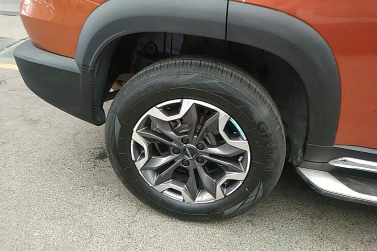 Used Haval DARGO 2021 2.0T DCT 4x4 Chinese Rural Dog Edition Right Rear Wheel Hub