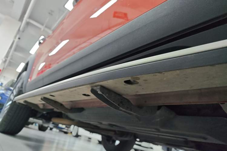 Used Haval DARGO 2021 Revised Version 1.5T DCT Two-Wheel Drive "Mǎquǎn" Edition Right Side Sill