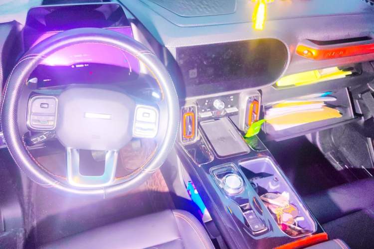 Used Haval DARGO 2021 Revised Version 1.5T DCT Two-Wheel Drive "Mǎquǎn" Edition Center Console