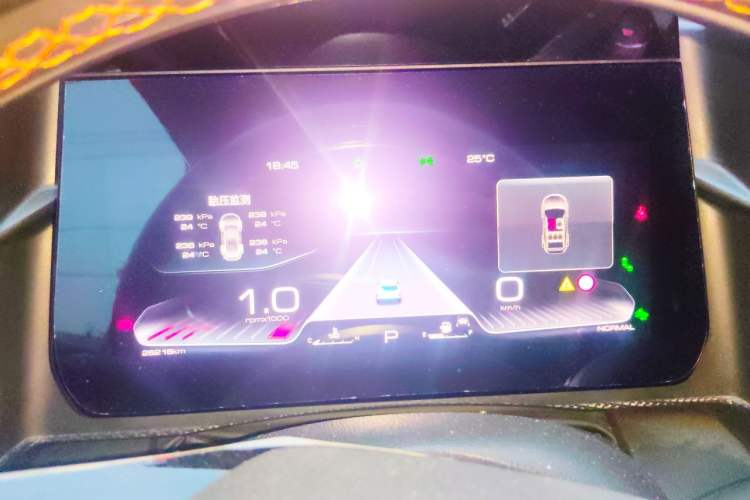 Used Haval DARGO 2021 Revised Version 1.5T DCT Two-Wheel Drive "Mǎquǎn" Edition Instrument Cluster