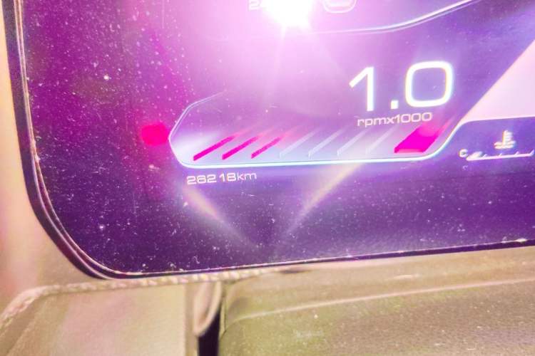 Used Haval DARGO 2021 Revised Version 1.5T DCT Two-Wheel Drive "Mǎquǎn" Edition Odometer Close Up