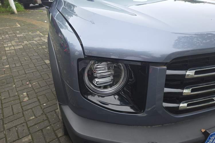 Used Haval DARGO 2021 1.5T DCT Two-Wheel Drive Border Collie Edition Right Front Headlight