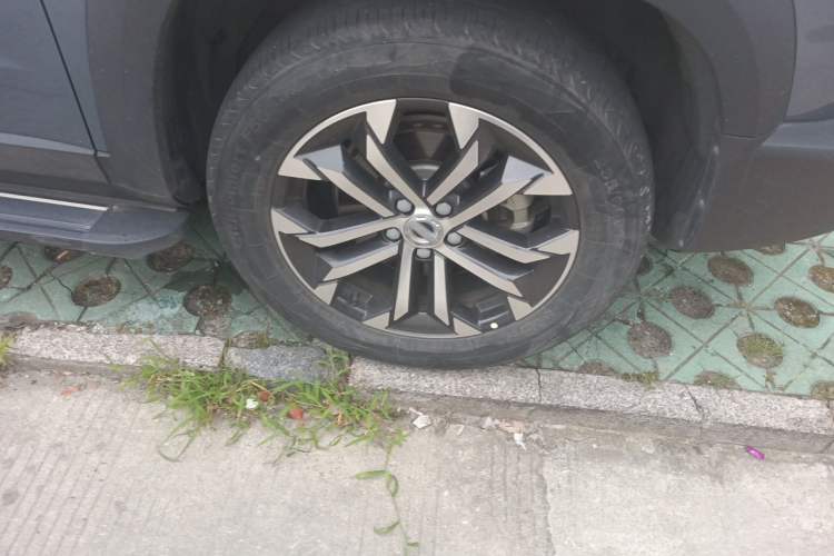 Used Haval DARGO 2021 1.5T DCT Two-Wheel Drive Border Collie Edition Right Front Wheel Hub