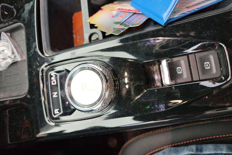 Used Haval DARGO 2021 Revised Version 2.0T DCT Four-Wheel Drive "Hao Tian Que" Edition Gear Lever