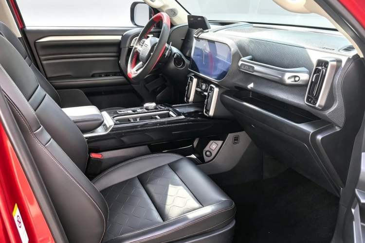 Used Haval DARGO 2021 2.0T DCT 4x4 Chinese Rural Dog Edition Interior 4