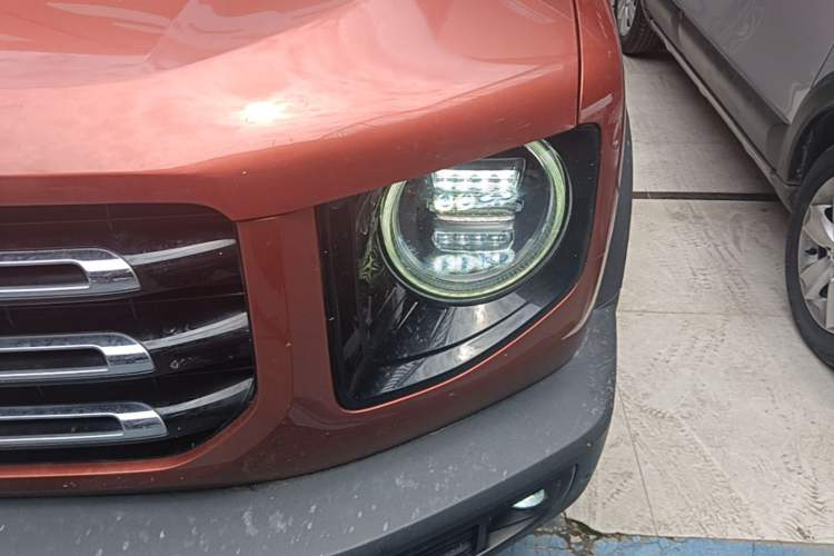 Used Haval DARGO 2021 1.5T DCT Two-Wheel Drive Border Collie Edition Left Front Headlight