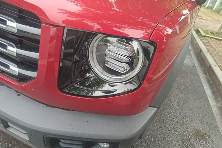 Used Haval DARGO 2021 1.5T DCT Two-Wheel Drive Labrador Edition Left Front Headlight