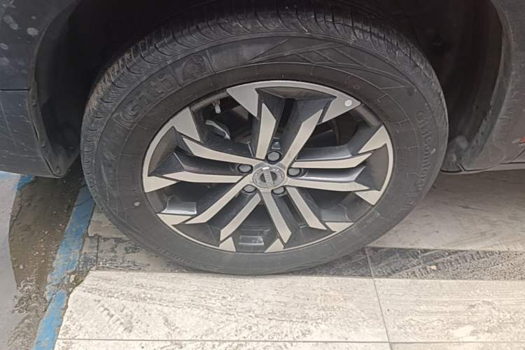 Used Haval DARGO 2021 1.5T DCT Two-Wheel Drive Border Collie Edition Left Front Wheel Hub