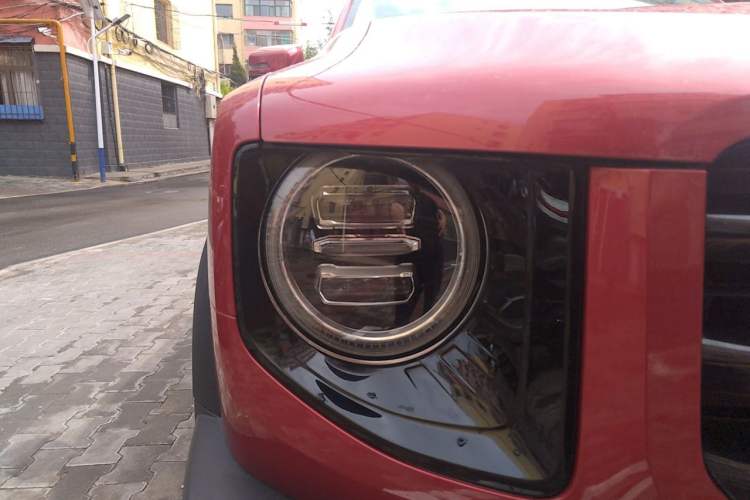 Used Haval DARGO 2021 1.5T DCT Two-Wheel Drive "Wangcai" Edition Right Front Headlight
