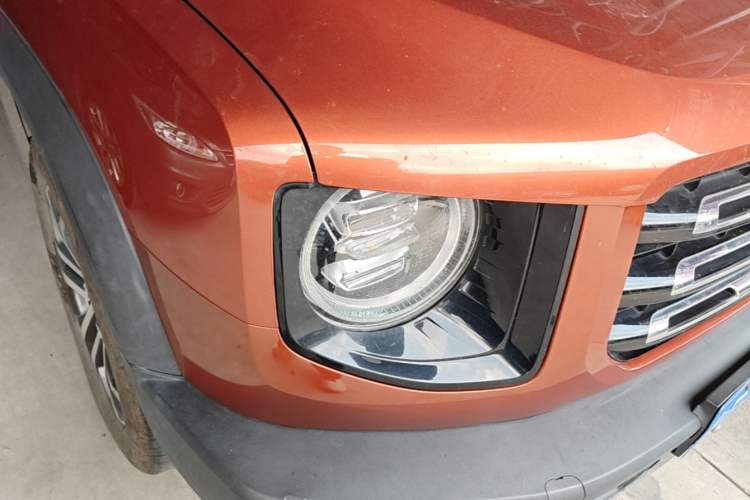 Used Haval DARGO 2021 2.0T DCT Two-Wheel Drive Chinese Mastiff Edition Right Front Headlight