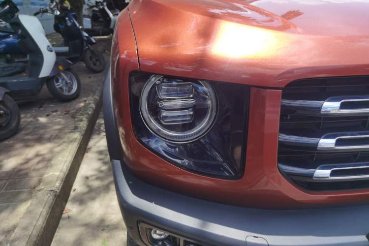 Used Haval DARGO 2021 2.0T DCT All-Wheel-Drive "Hao Tian Quan" Edition Right Front Headlight