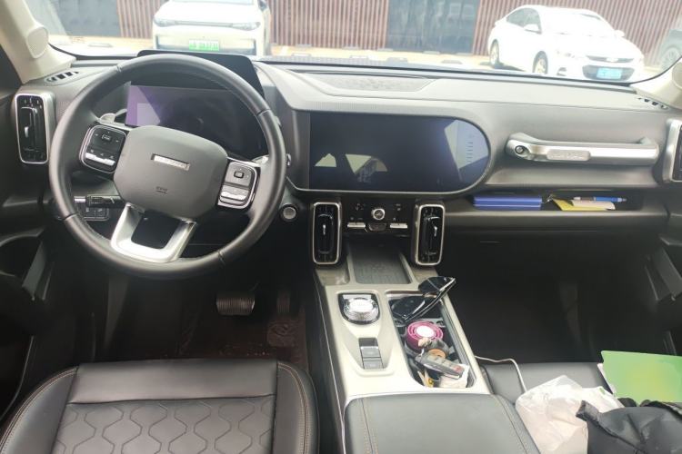 Used Haval DARGO 2021 1.5T DCT Two-Wheel Drive Labrador Edition Center Console