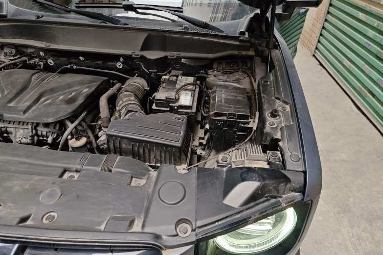 Used Haval DARGO 2021 2.0T DCT Two-Wheel Drive Chinese Mastiff Edition Engine Bay Left