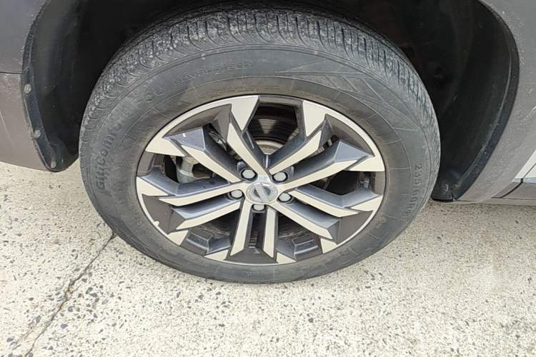 Used Haval DARGO 2021 1.5T DCT Two-Wheel Drive Border Collie - Wangcai Edition Left Front Wheel Hub