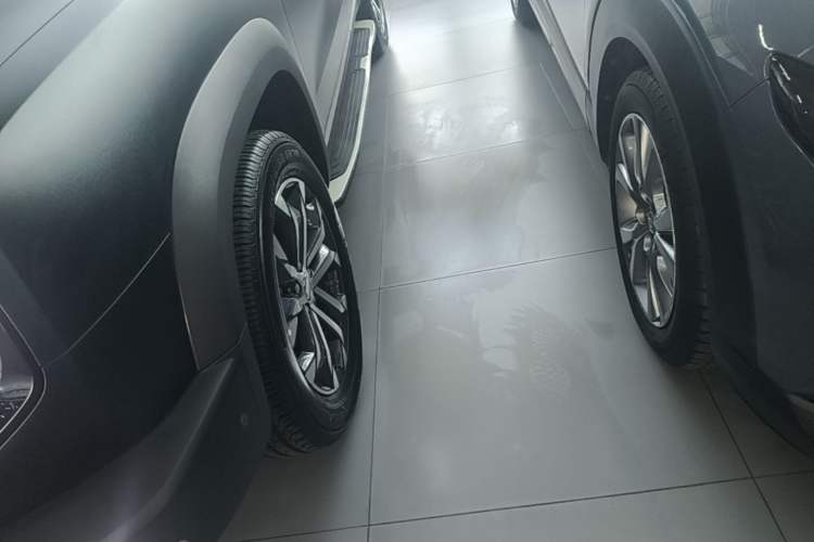 Used Haval DARGO 2021 Revised Version 1.5T DCT Two-Wheel Drive "Mǎquǎn" Edition Left Front Wheel Hub