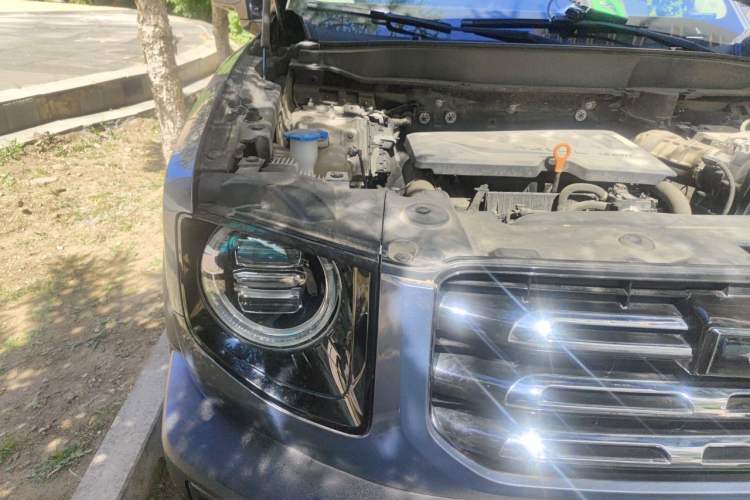 Used Haval DARGO 2021 1.5T DCT Two-Wheel Drive Border Collie Edition Right Front Headlight
