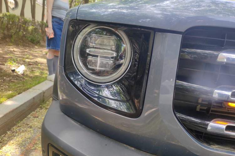 Used Haval DARGO 2021 1.5T DCT Two-Wheel Drive Border Collie Edition Right Front Headlight