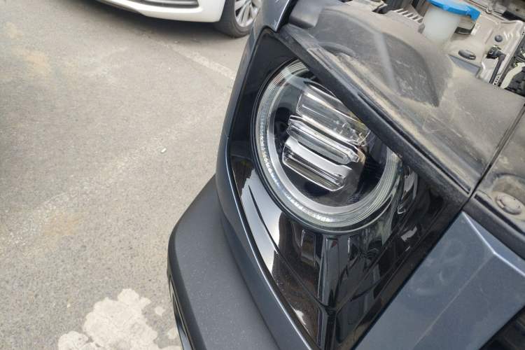 Used Haval DARGO 2021 1.5T DCT Two-Wheel Drive Border Collie Edition Right Front Headlight
