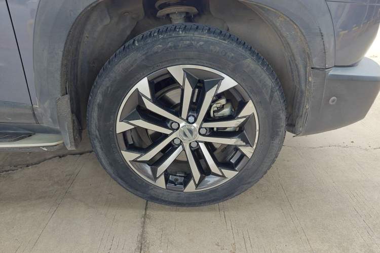 Used Haval DARGO 2021 1.5T DCT Two-Wheel Drive "Mǎquǎn" Edition Right Front Wheel Hub