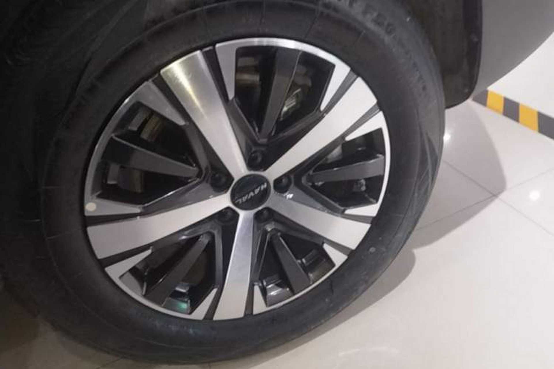 Used Haval DARGO 2021 1.5T DCT Two-Wheel Drive Labrador Edition Right Rear Wheel Hub