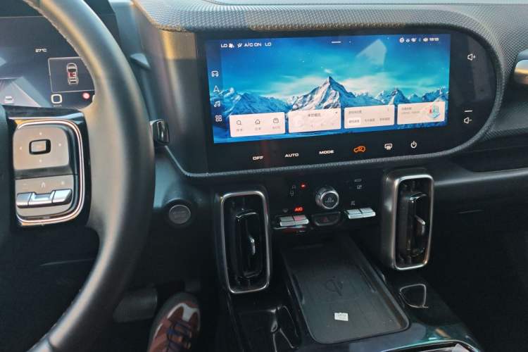 Used Haval DARGO 2021 1.5T DCT Two-Wheel Drive "Mǎquǎn" Edition Audio And AC Panel