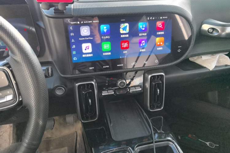 Used Haval DARGO 2021 2.0T DCT All-Wheel-Drive "Hao Tian Quan" Edition Audio And AC Panel