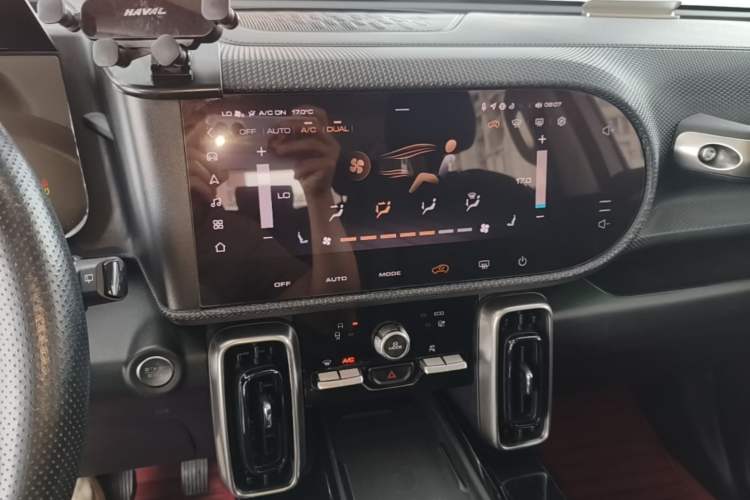 Used Haval DARGO 2021 1.5T DCT Two-Wheel Drive Border Collie Edition Audio And AC Panel