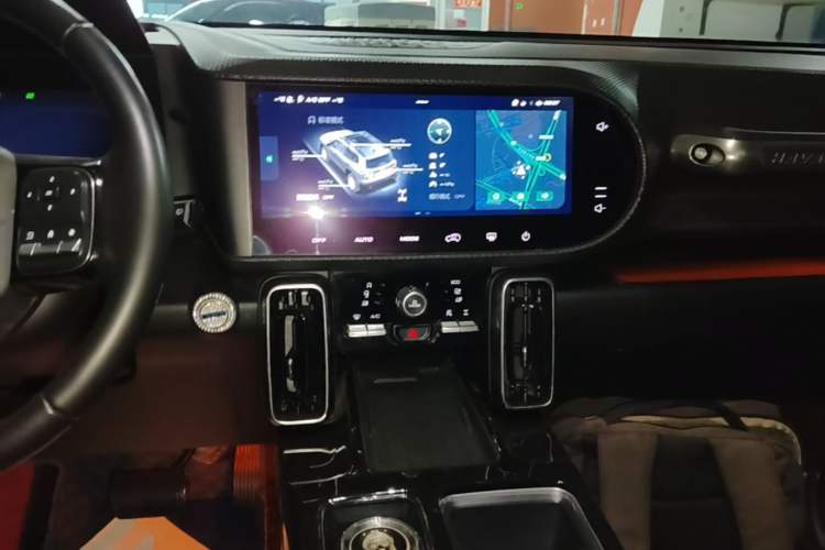Used Haval DARGO 2021 Revised Version 2.0T DCT Four-Wheel Drive "Hao Tian Que" Edition Audio And AC Panel