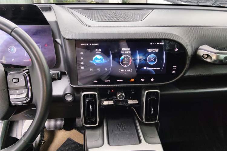 Used Haval DARGO 2021 1.5T DCT Two-Wheel Drive Labrador Edition Audio And AC Panel