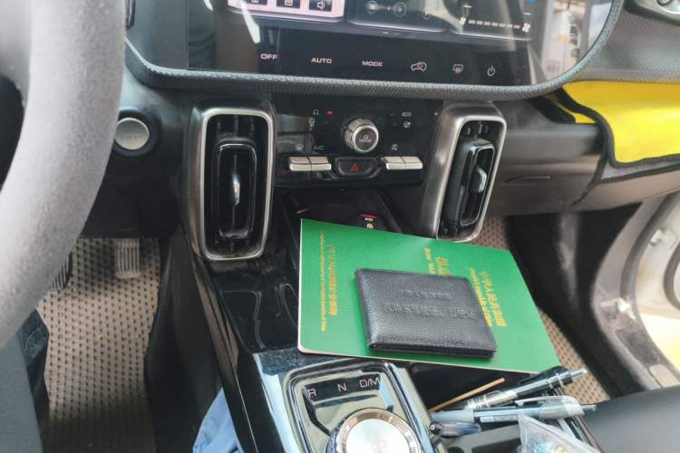 Used Haval DARGO 2021 1.5T DCT Two-Wheel Drive "Mǎquǎn" Edition Audio And AC Panel