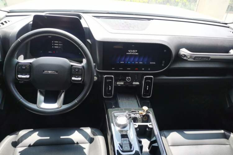 Used Haval DARGO 2021 Revised Version 2.0T DCT Four-Wheel Drive "Hao Tian Que" Edition Center Console