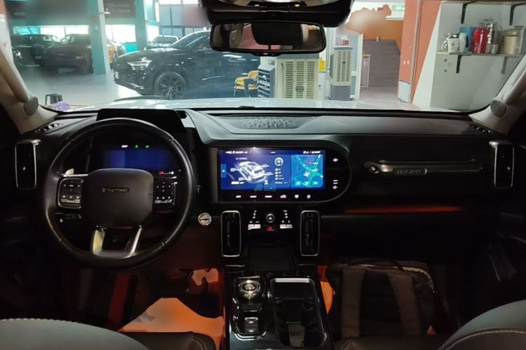 Used Haval DARGO 2021 Revised Version 2.0T DCT Four-Wheel Drive "Hao Tian Que" Edition Center Console