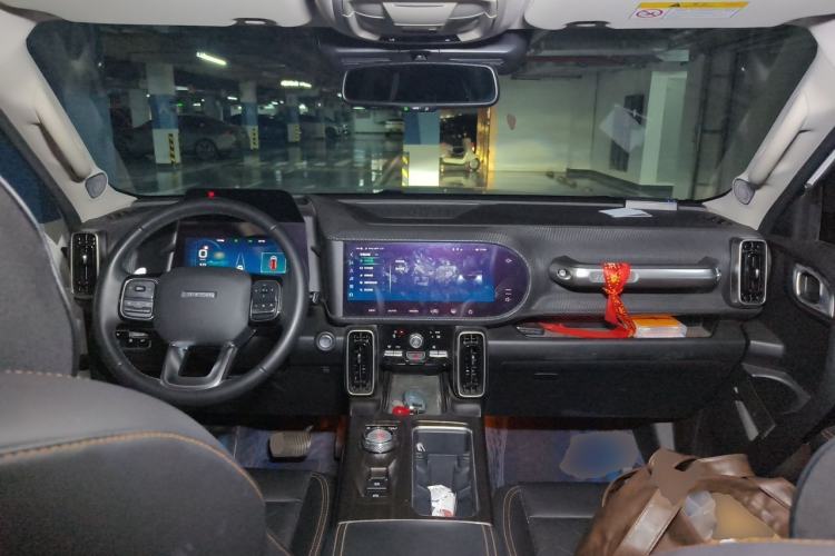 Used Haval DARGO 2021 1.5T DCT Two-Wheel Drive "Wangcai" Edition Center Console