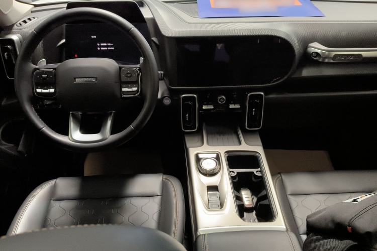 Used Haval DARGO 2021 1.5T DCT Two-Wheel Drive Labrador Edition Center Console