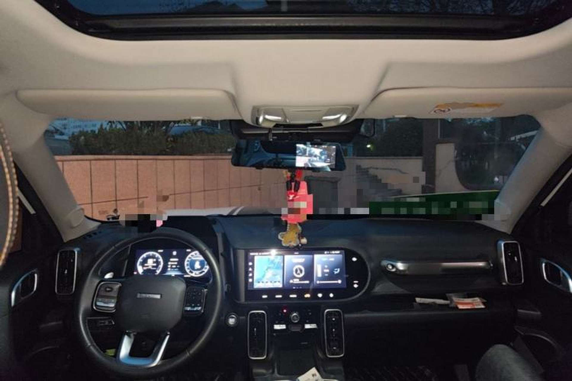 Used Haval DARGO 2021 1.5T DCT Two-Wheel Drive Labrador Edition Center Console