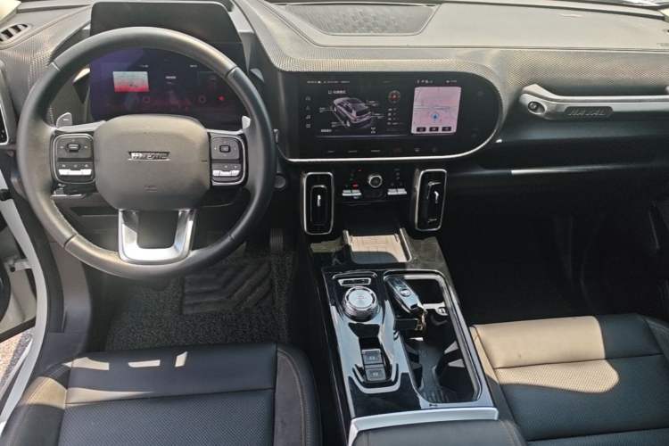 Used Haval DARGO 2021 2.0T DCT All-Wheel-Drive "Hao Tian Quan" Edition Center Console