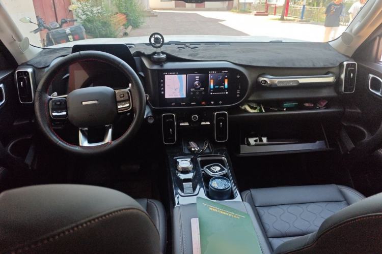 Used Haval DARGO 2021 Revised Version 1.5T DCT Two-Wheel Drive "Mǎquǎn" Edition Center Console