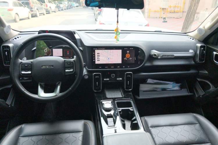 Used Haval DARGO 2021 2.0T DCT Two-Wheel Drive Chinese Mastiff Edition Center Console